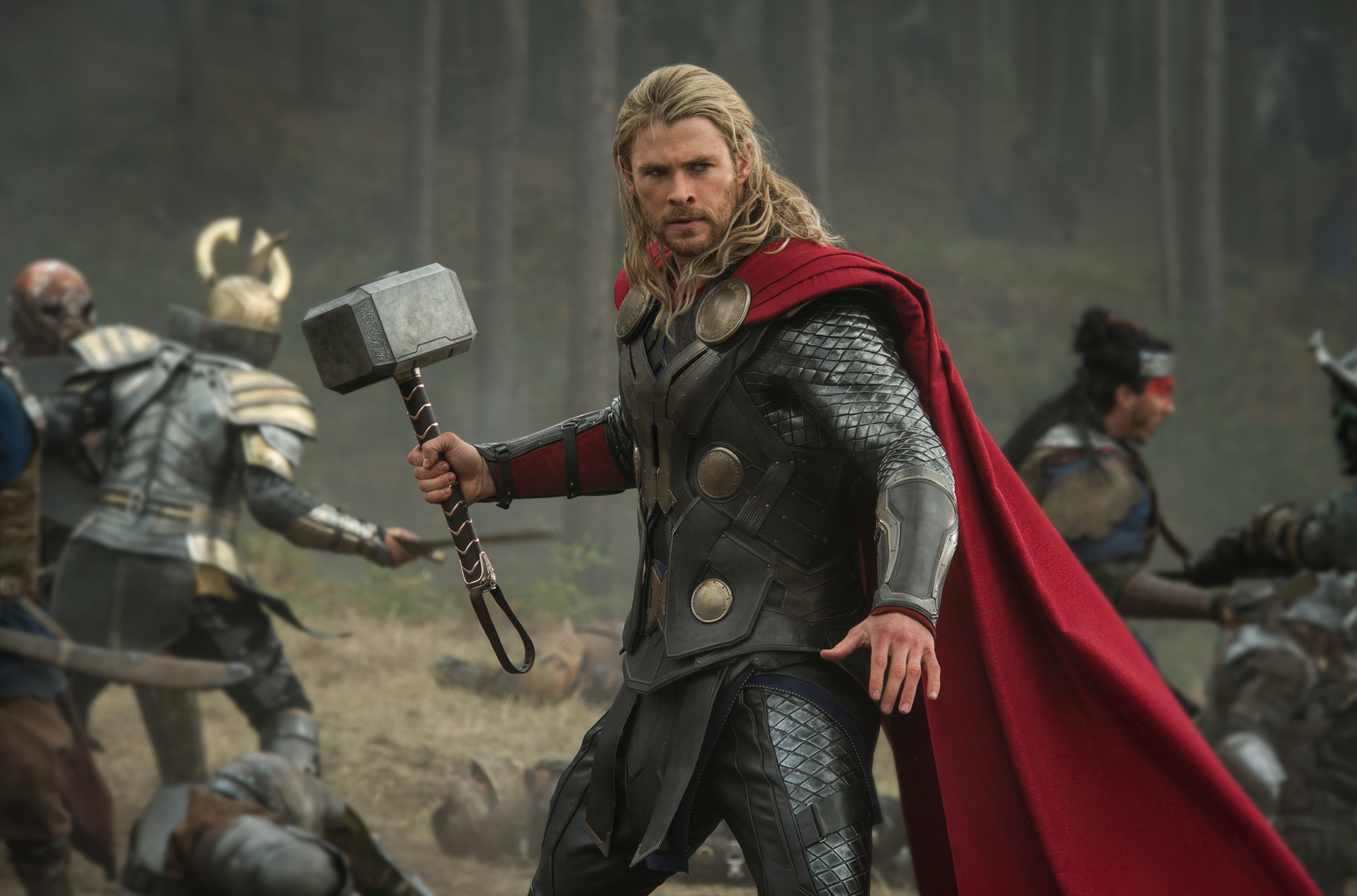 Hiddleston dominates ‘Thor: The Dark World’